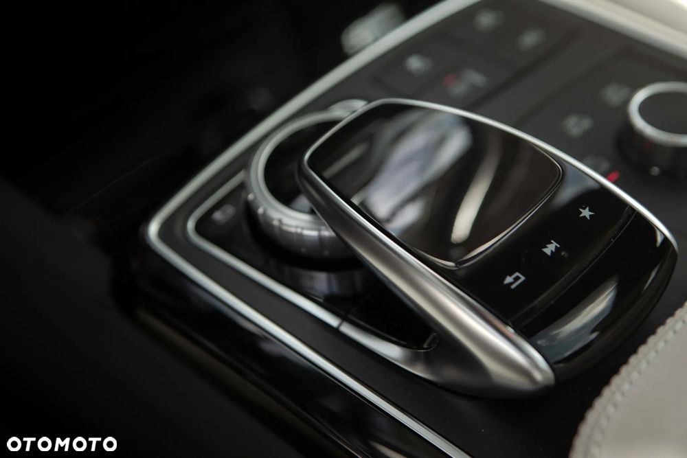 Mercedes-Benz GLE - 28