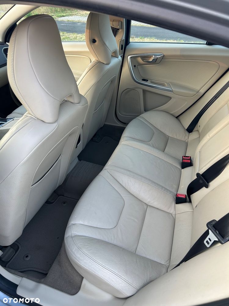 Volvo S60 - 13