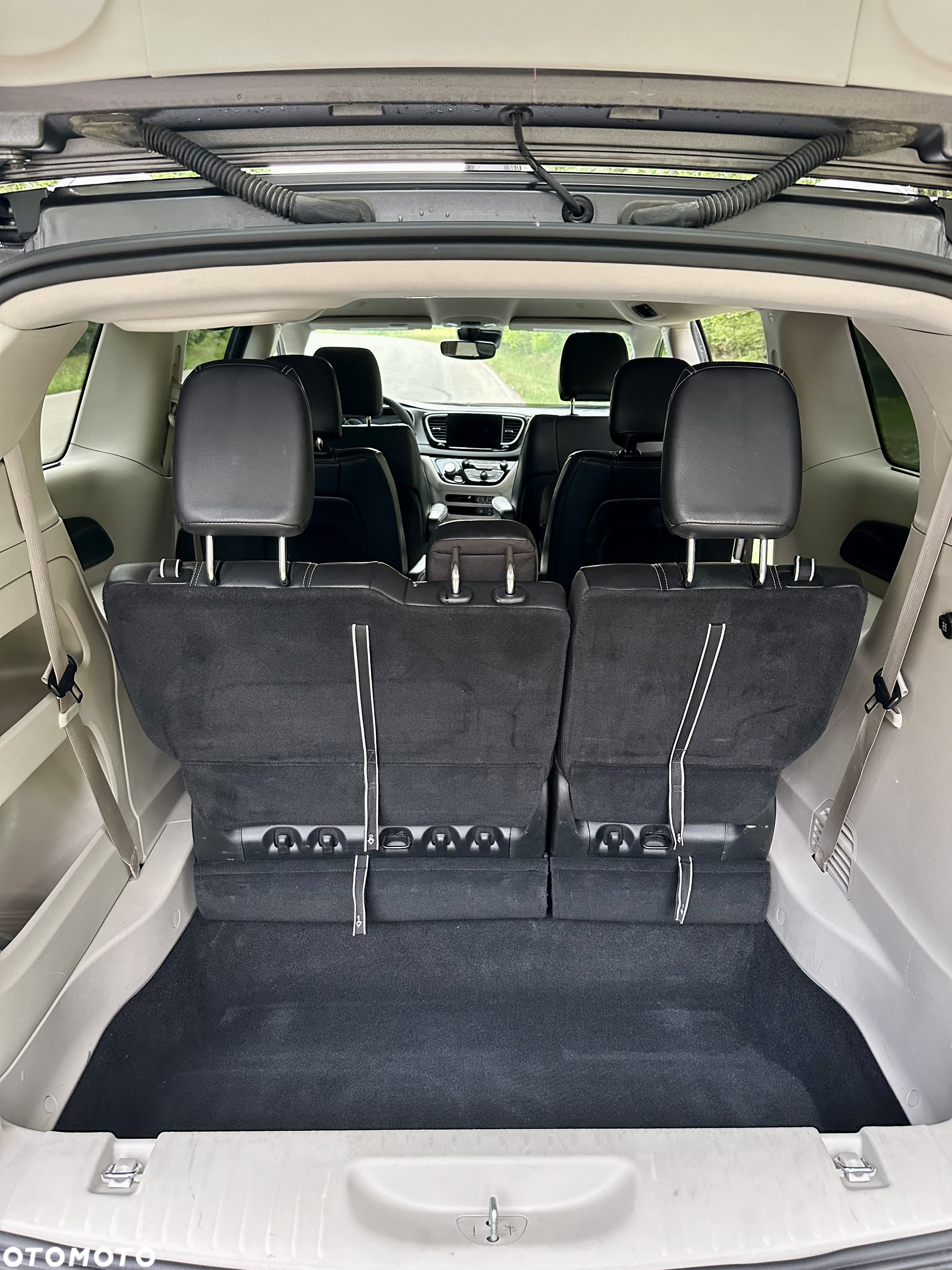 Chrysler Pacifica - 7