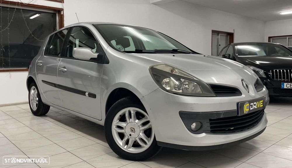 Renault Clio 1.2 16V Pack - 1