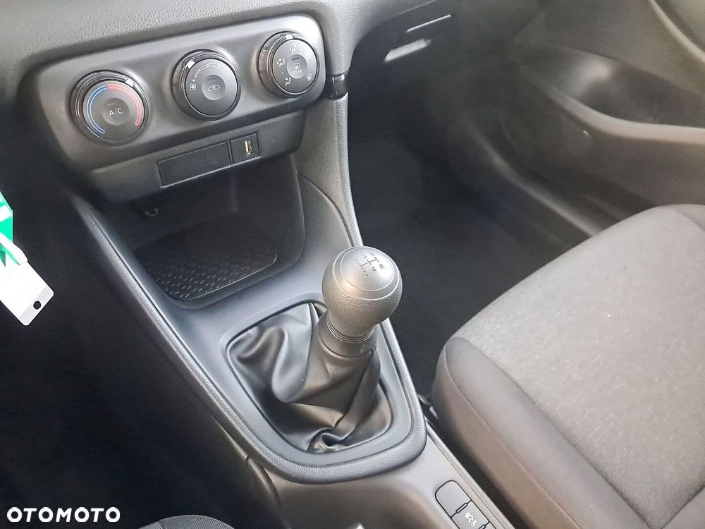 Toyota Yaris - 25