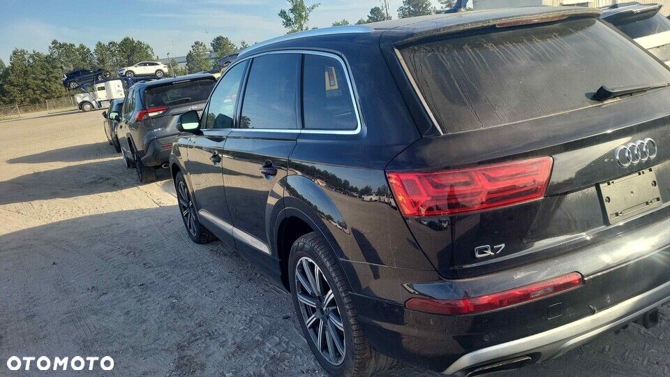 Audi Q7 - 10