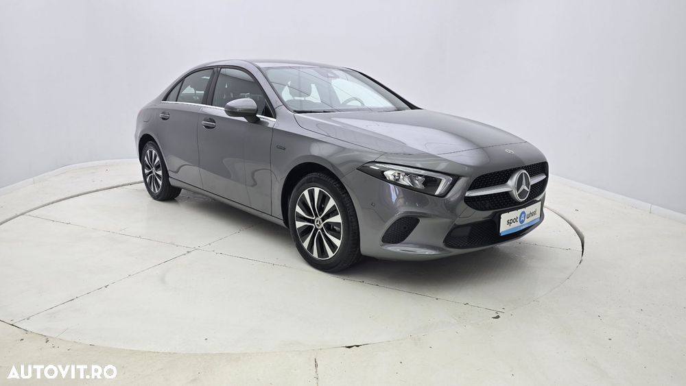 Mercedes-Benz A - 4