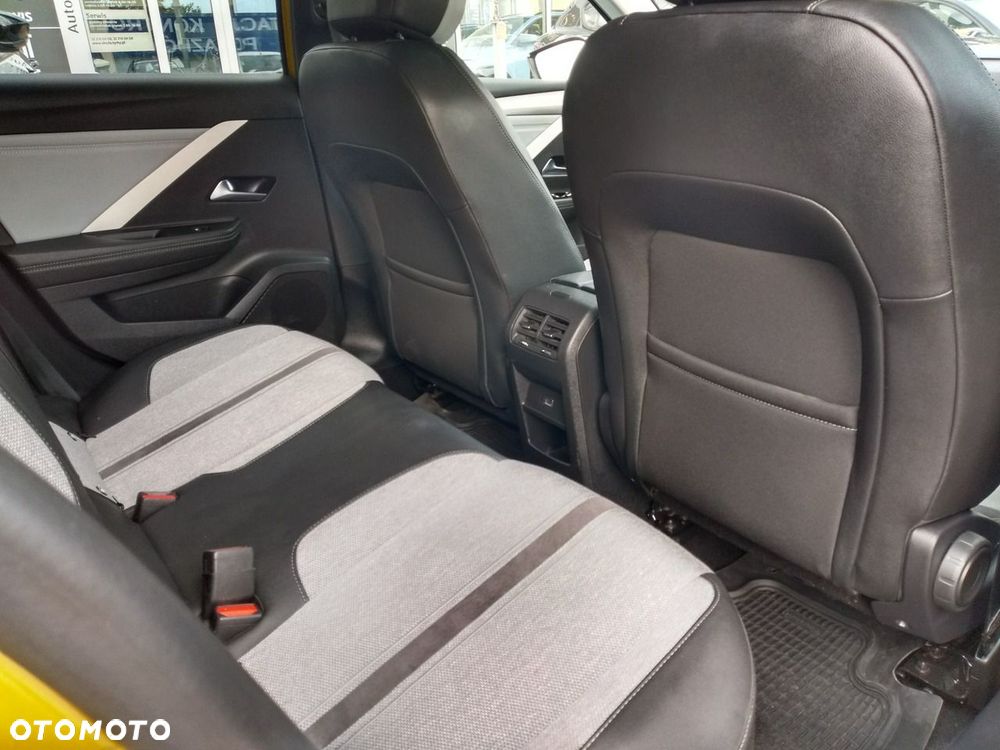 Opel Astra 1.2 T Elegance S&S - 29