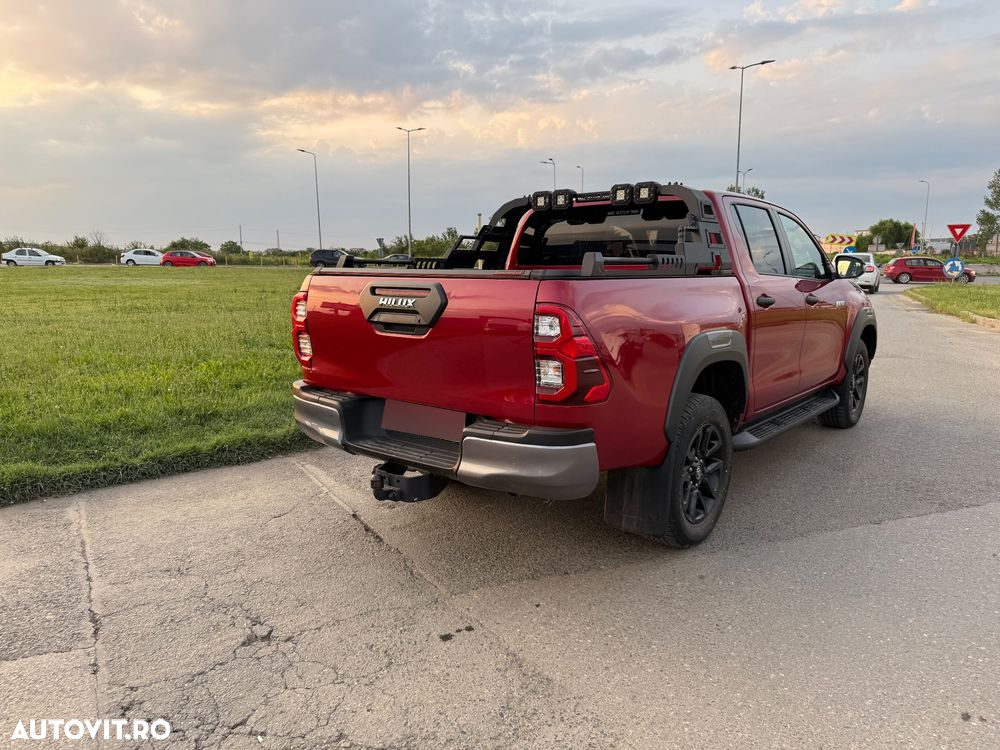Toyota Hilux 2.8D 204CP 4x4 Double Cab AT Invincible - 4