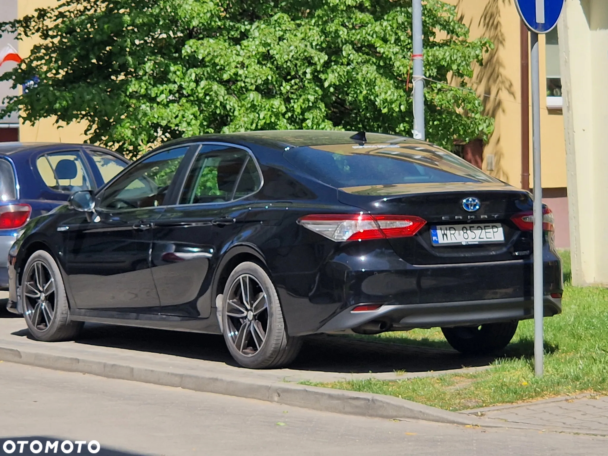 Toyota Camry - 2