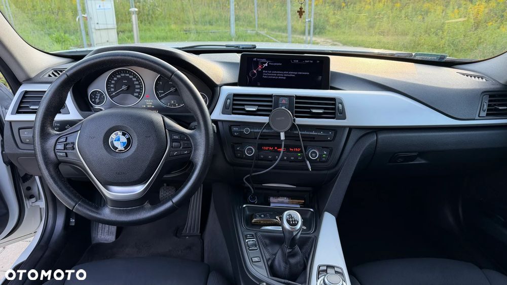 BMW Seria 3 320d - 16