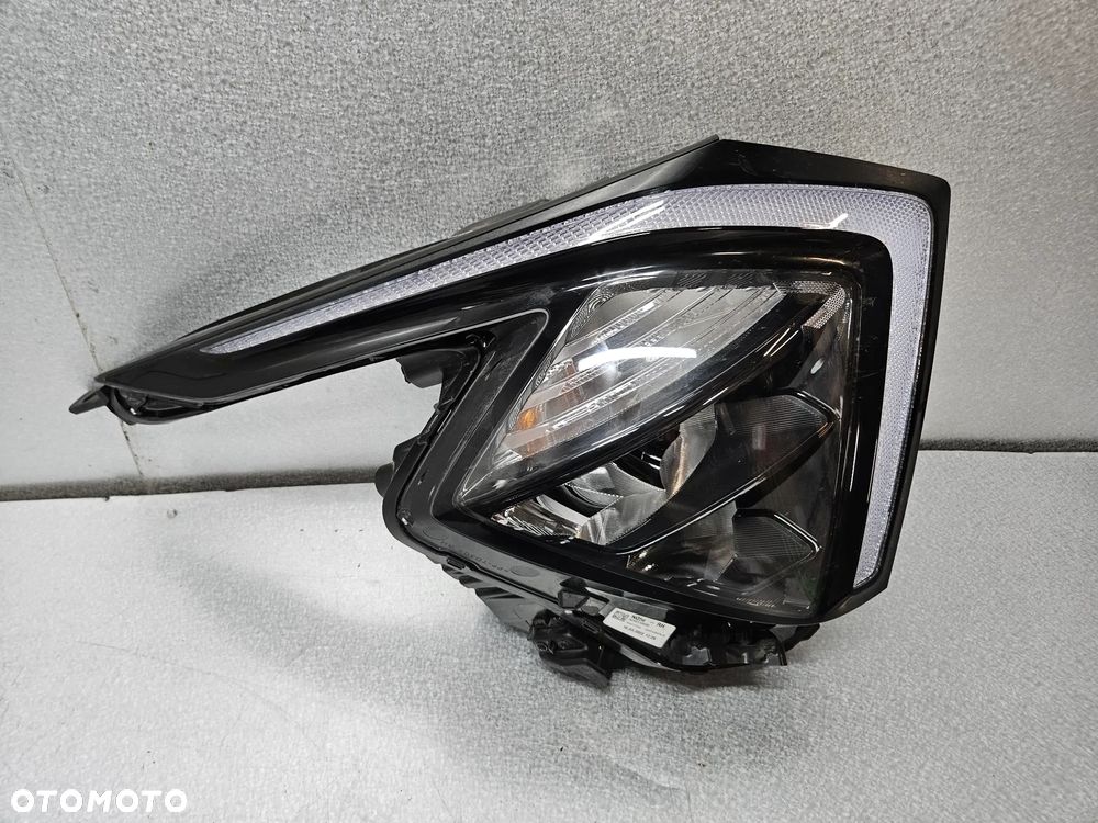 Sportage V lampa prawa przód 92102R2000