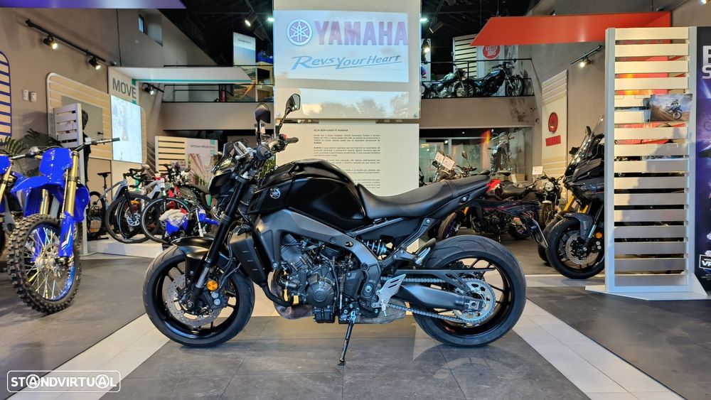 Yamaha MT-09 - 10