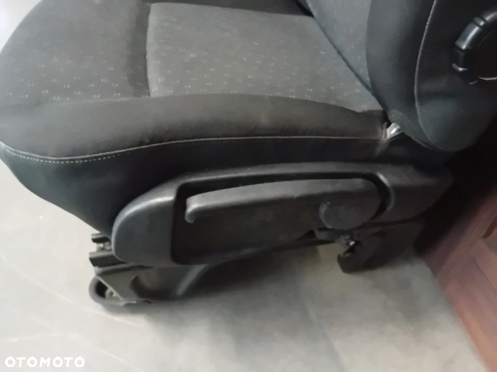 fotel kierowcy kanapa pasażera ława Renault Master III 2019 komplet - 7