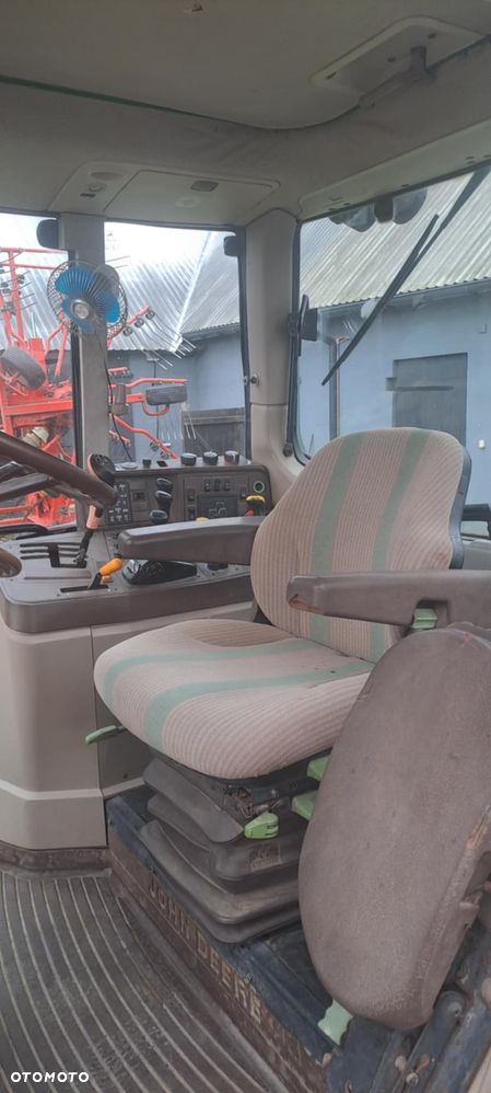 John Deere 6520 - 7