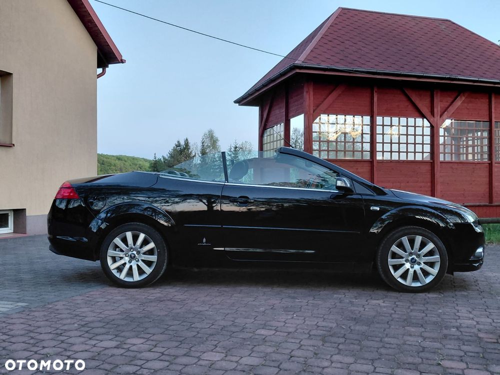 Ford Focus 2.0 16V Titanium - 12