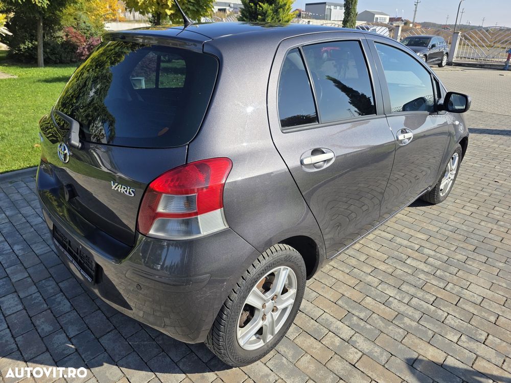 Toyota Yaris - 4