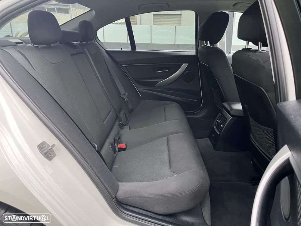 BMW 316 d Line Sport - 53