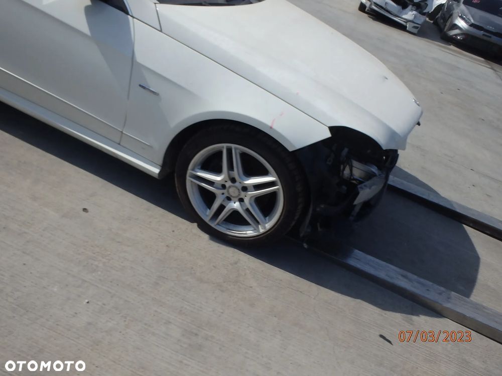 Mercedes-Benz Klasa E 350 BlueEFFICIENCY 7G-TRONIC Avantgarde - 13