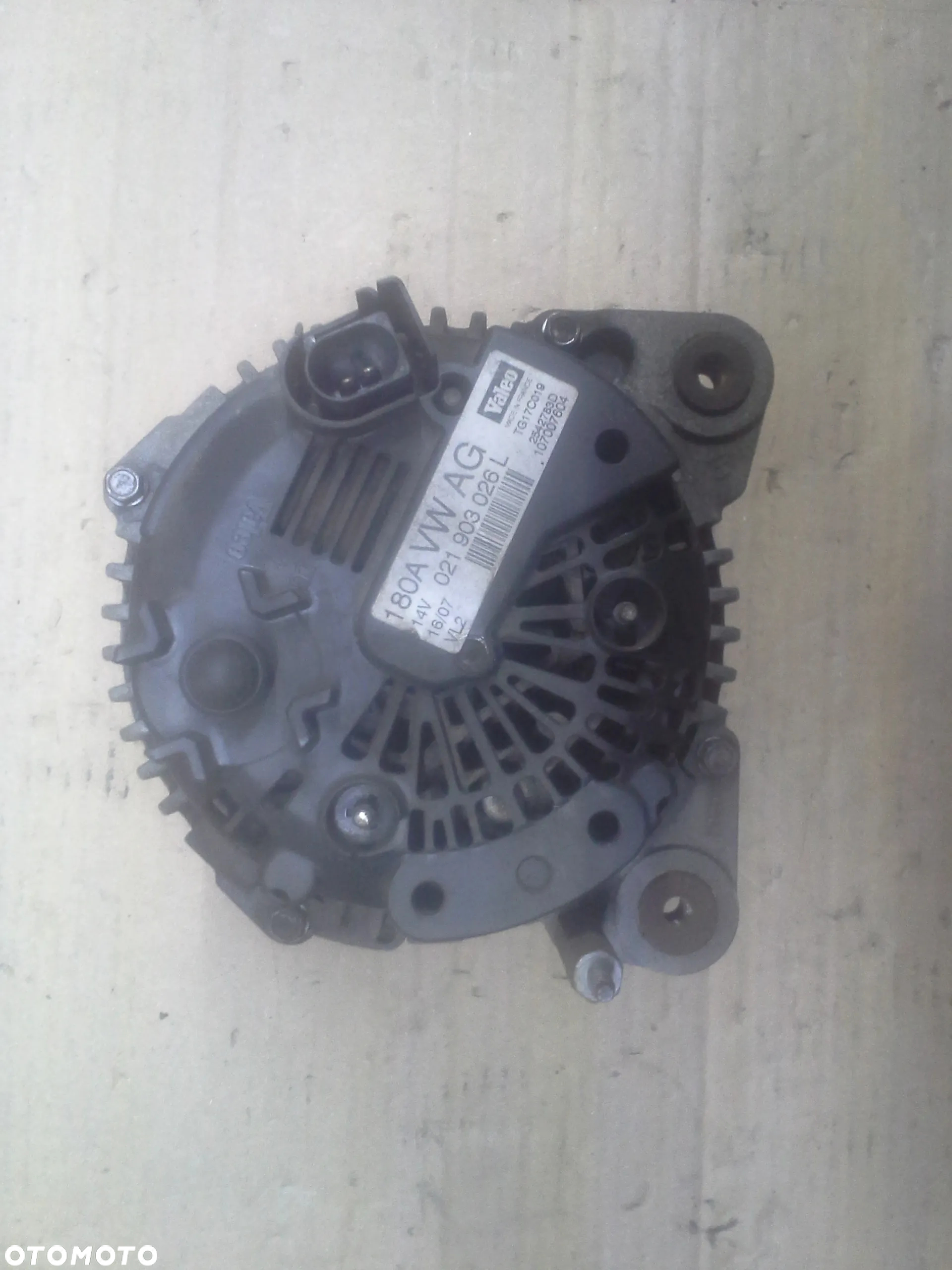Volkswagen Passat B6 1.9 TDi alternator Valeo 180 Amper 021903026L  TG17C019 2542783C - 18