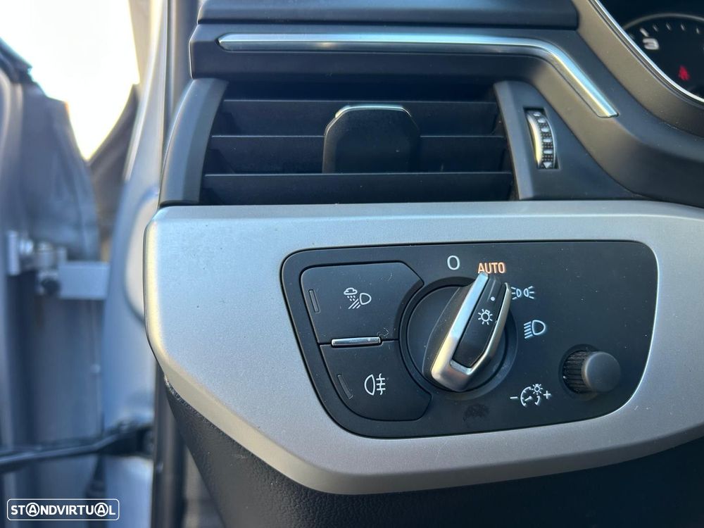 Audi A4 Avant 35 TDI Design S tronic - 37