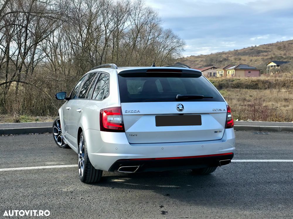 Skoda Octavia Combi 2.0 TDI 4x4 DSG RS - 3