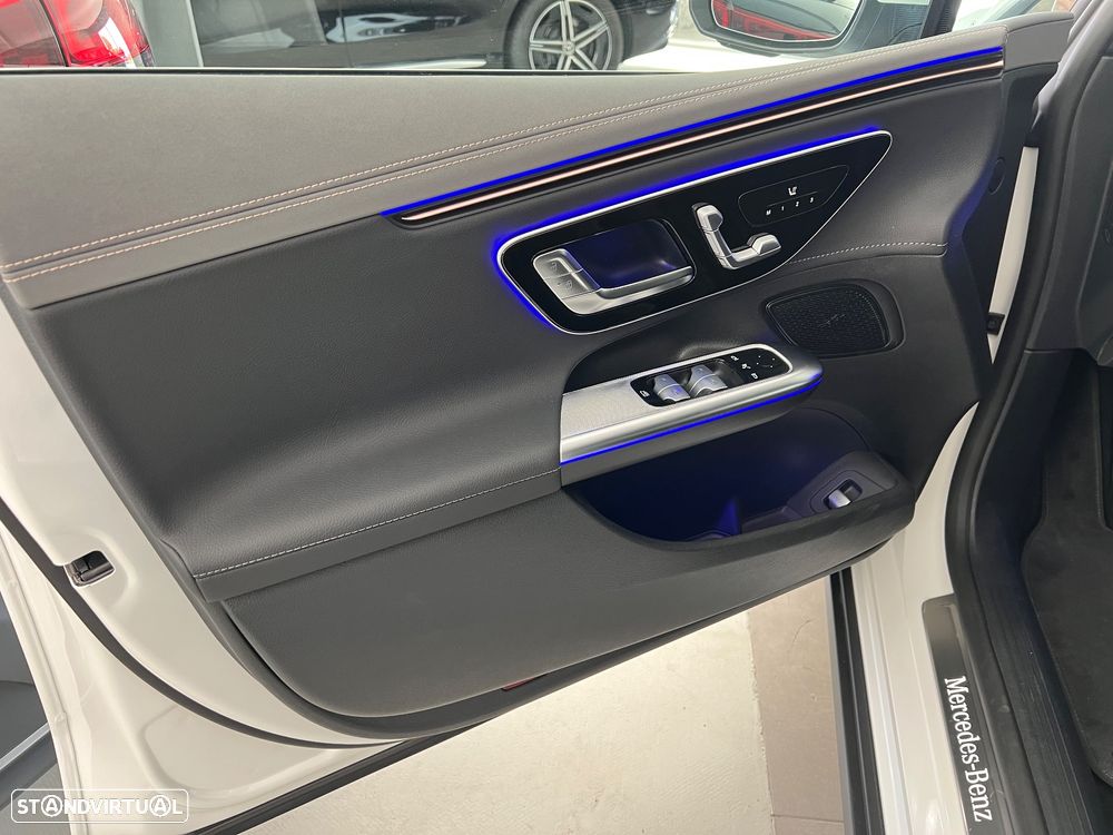 Mercedes-Benz EQE 300 Electric Art - 18