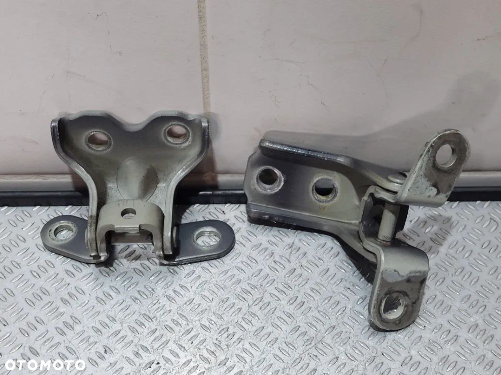 ZAWIASY DRZWI LEWY PRZÓD 5 DRZWI KIA RIO III 3 R2016 - 2