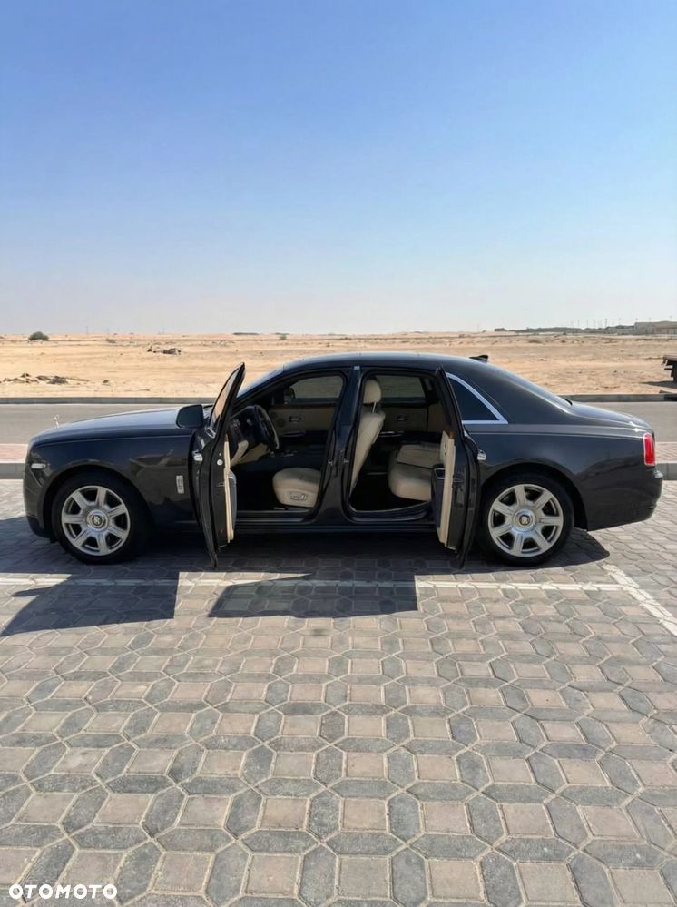 Rolls-Royce Ghost - 6