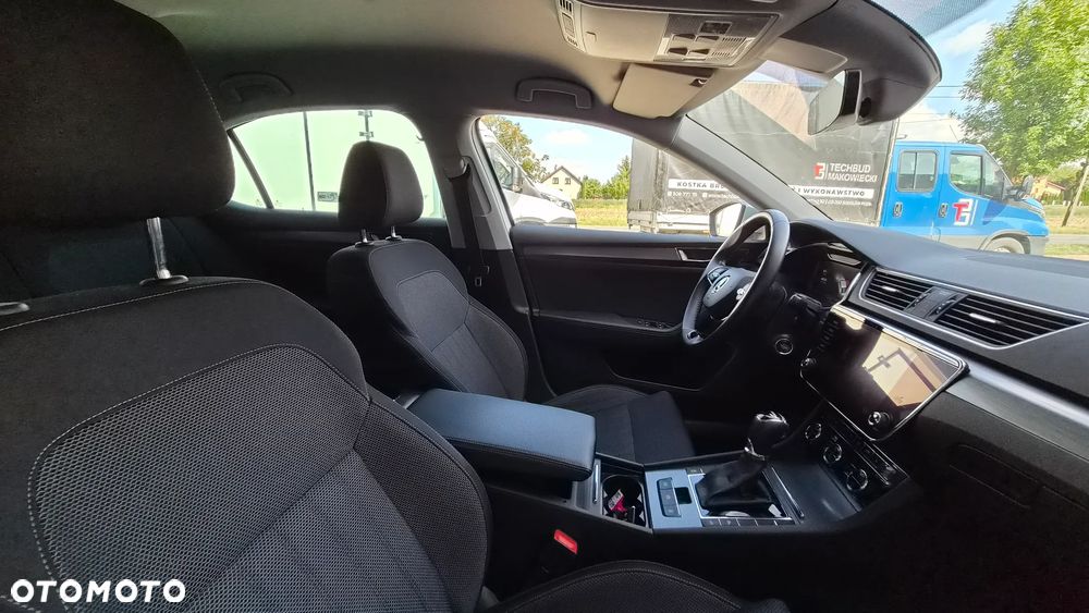 Skoda Superb 2.0 TDI SCR Style DSG - 17