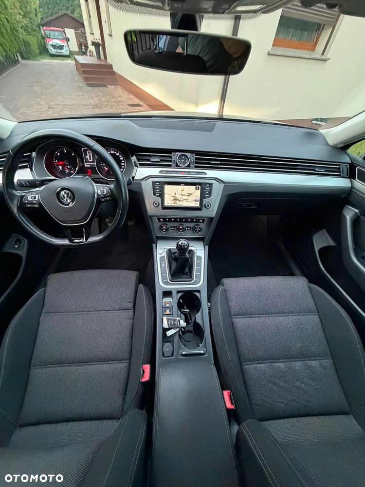 Volkswagen Passat - 10