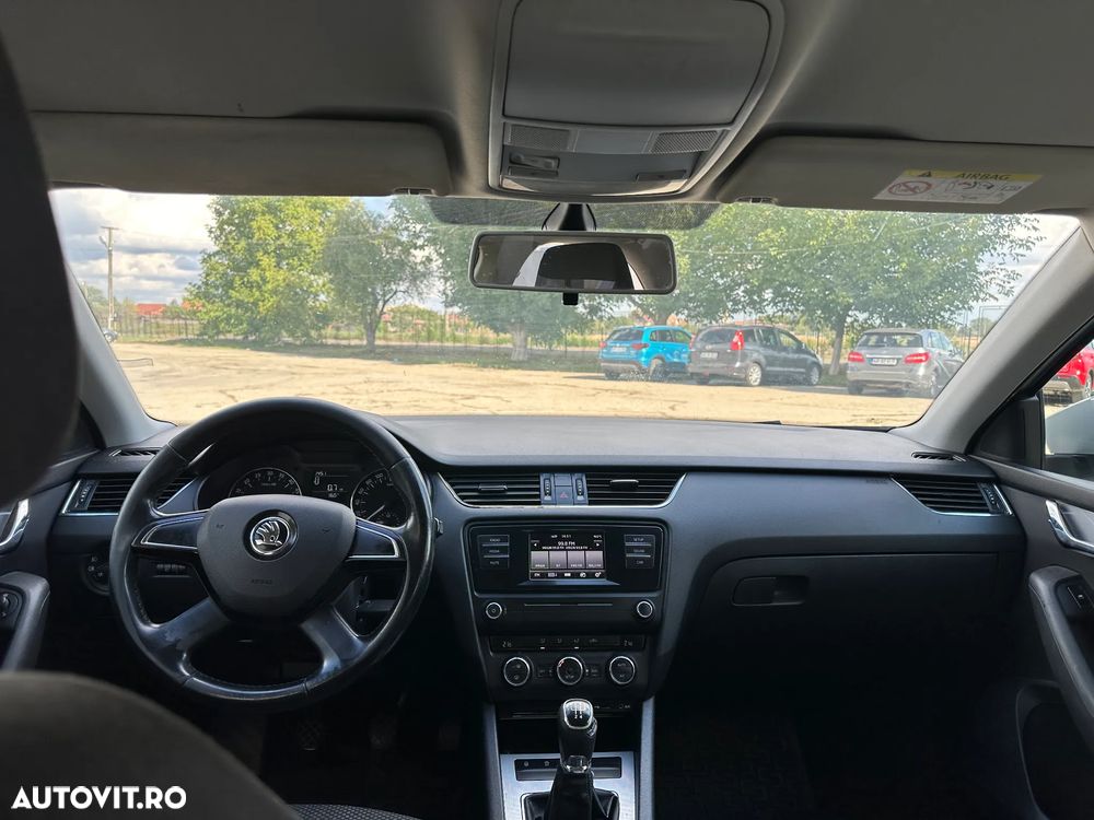 Skoda Octavia 1.6 TDI AMBITION - 6