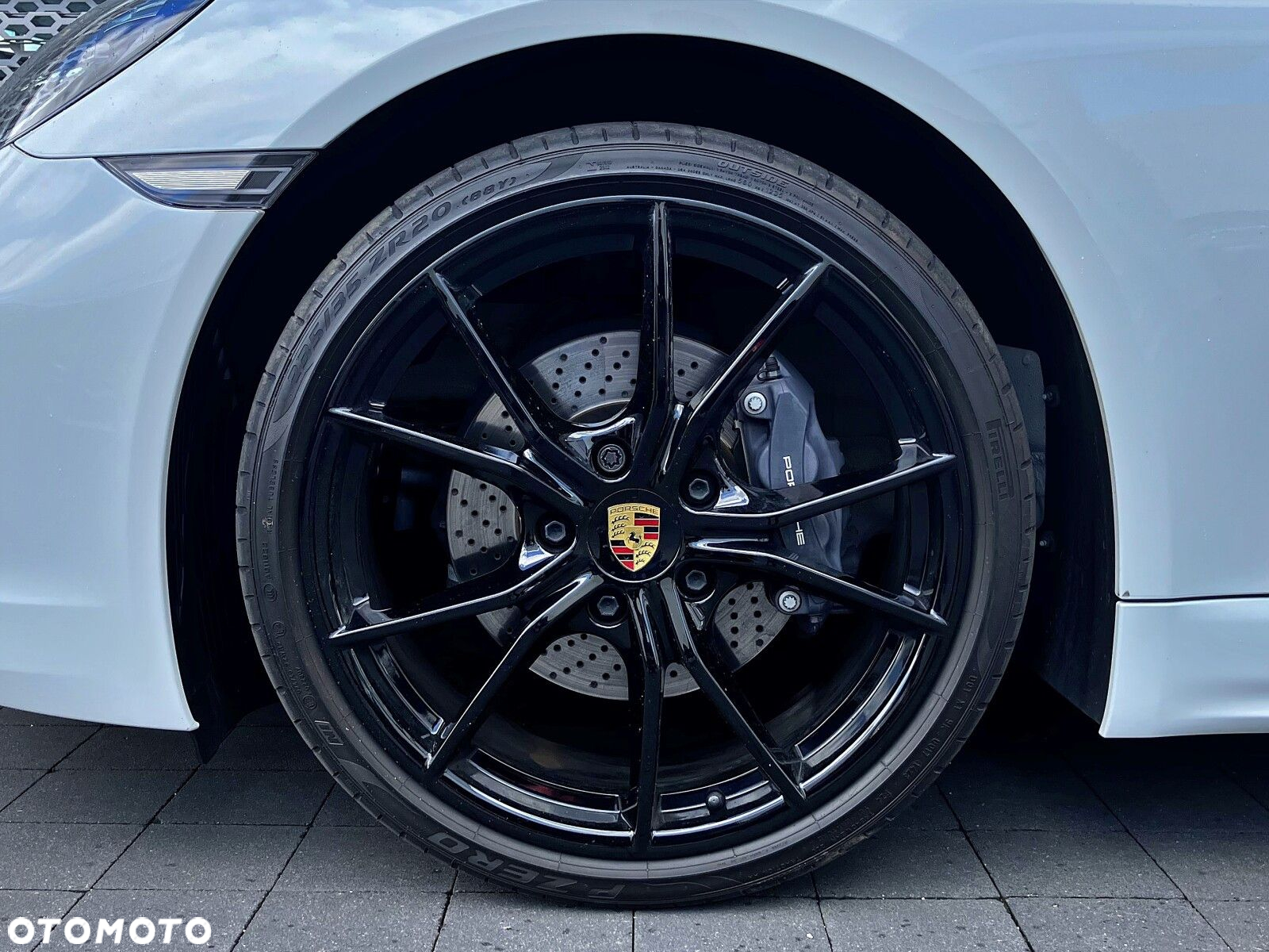 Porsche 718 Cayman - 13