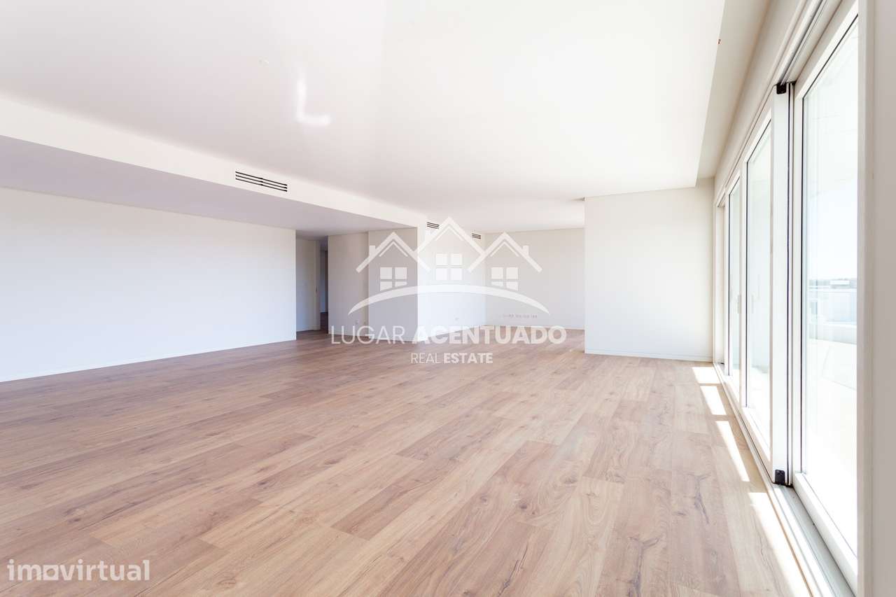 Arrendamento de apartamento T4 na Rua Antero de Quental - Grande imagem: 3/58