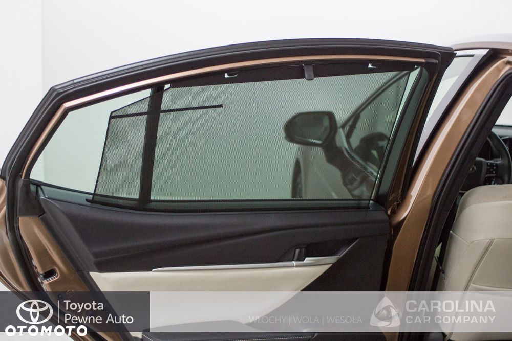 Toyota Camry - 17