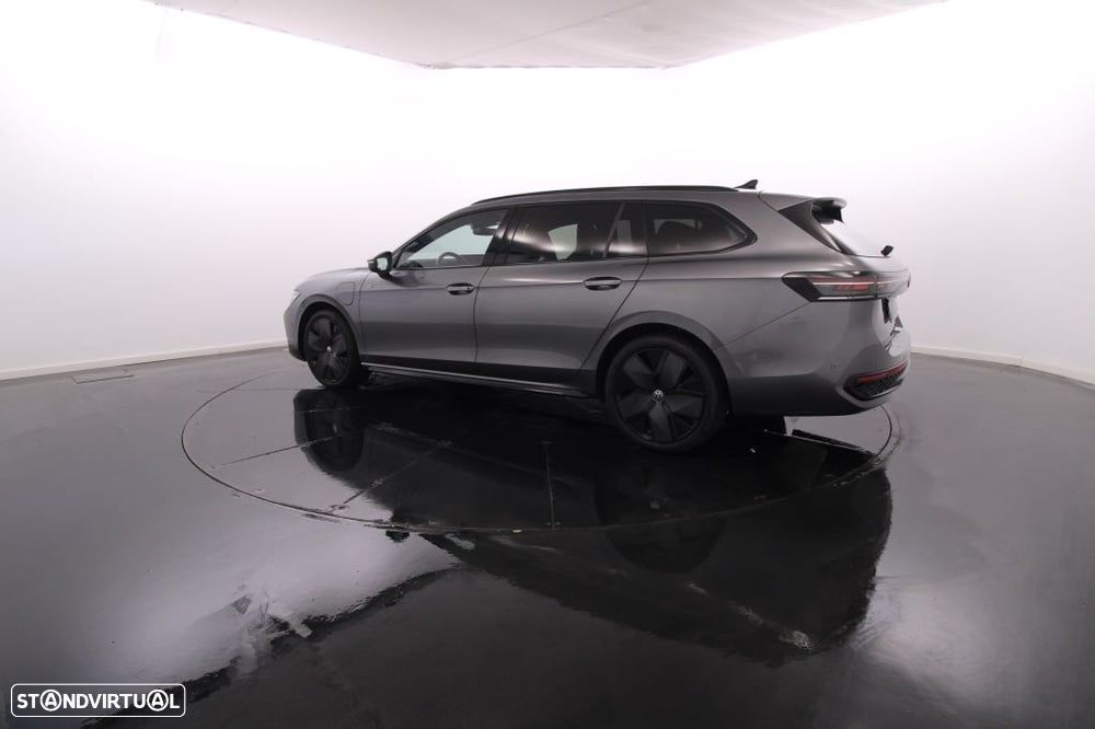 VW Passat Variant 1.5 TSI eHybrid R-Line DSG - 4