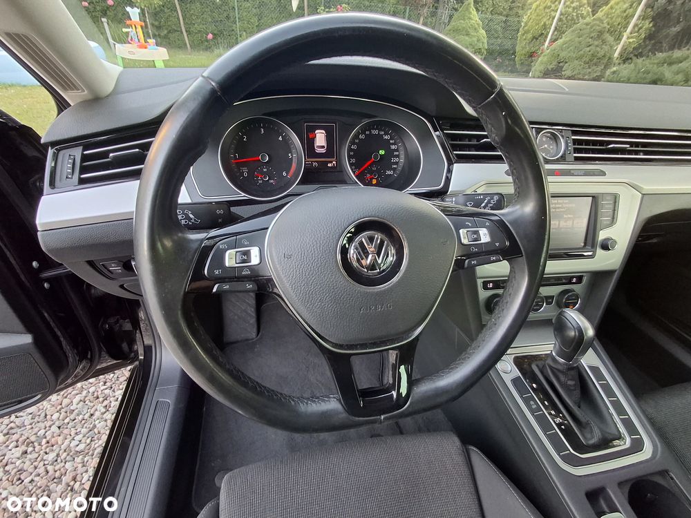 Volkswagen Passat - 23