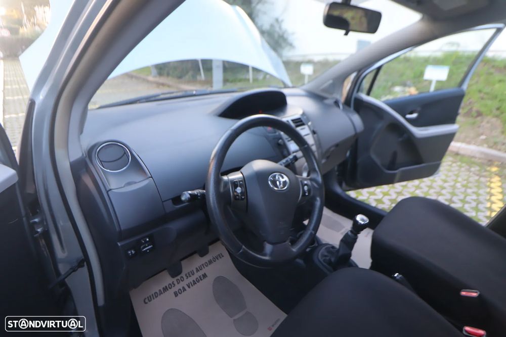 Toyota Yaris 1.3 VVT-i Sol High Pack VSC+TRC - 22