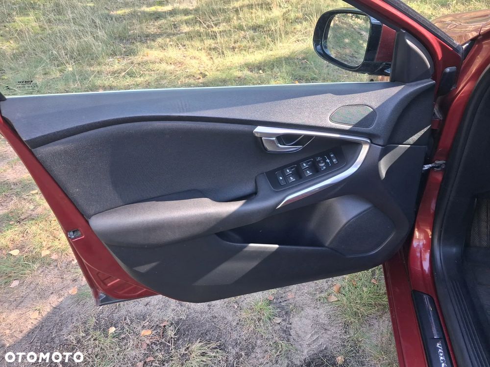 Volvo V40 D2 Momentum - 19