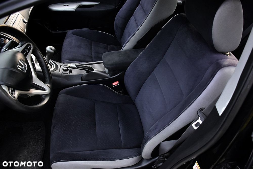 Honda Civic 1.8i-VTEC 50 Jahre Edition - 30