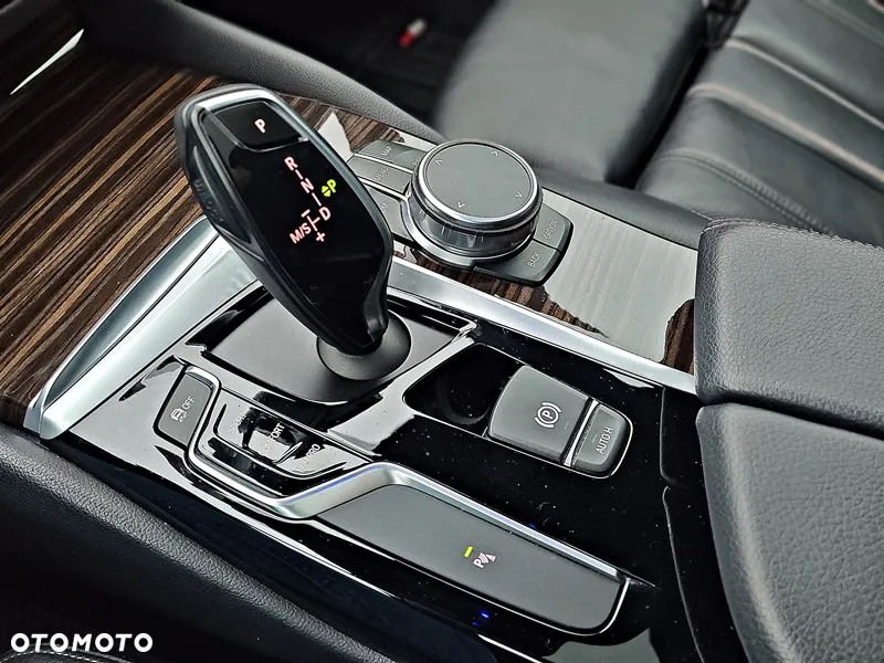 BMW Seria 5 530i xDrive Sport Line - 22