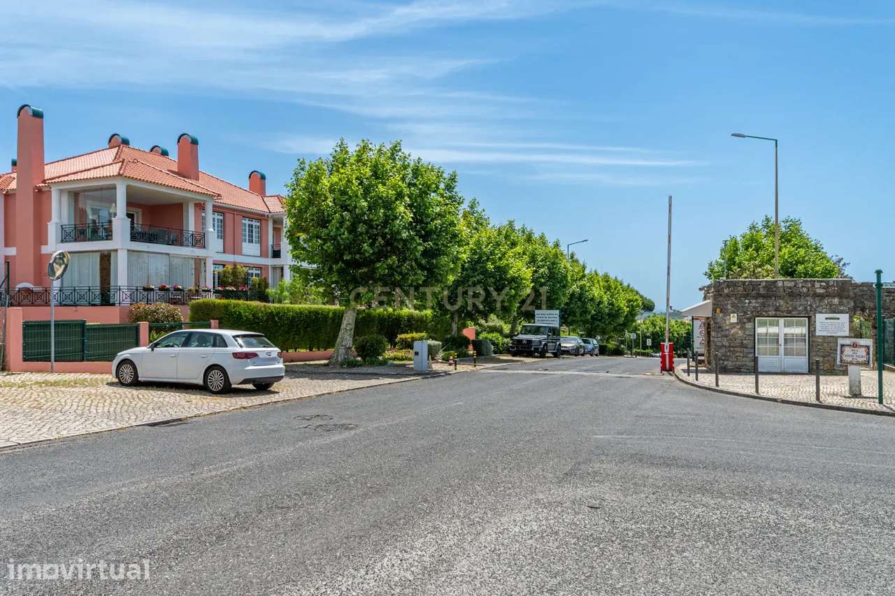 Apartamento T2 118 m2 com varanda e parqueamento - Quinta da Beloura - Grande imagem: 2/44