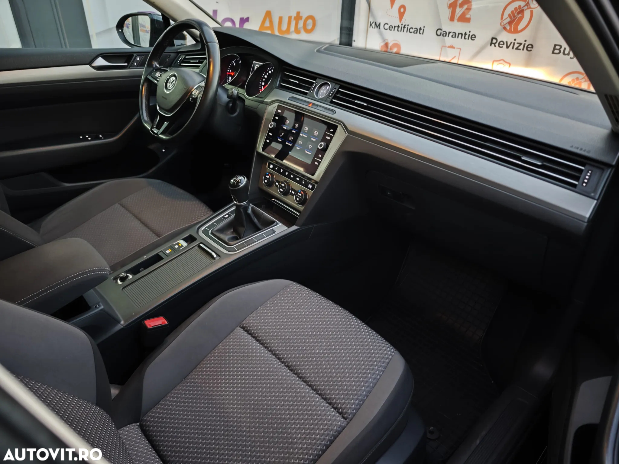 Volkswagen Passat - 11