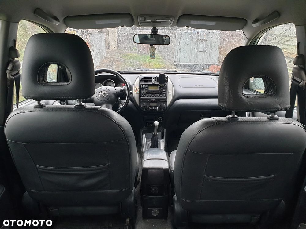 Toyota RAV4 D-4D 4x4 - 6