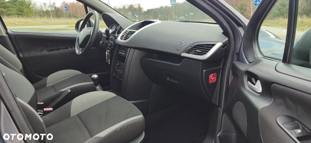 Peugeot 207 1.4 16V Trendy - 6