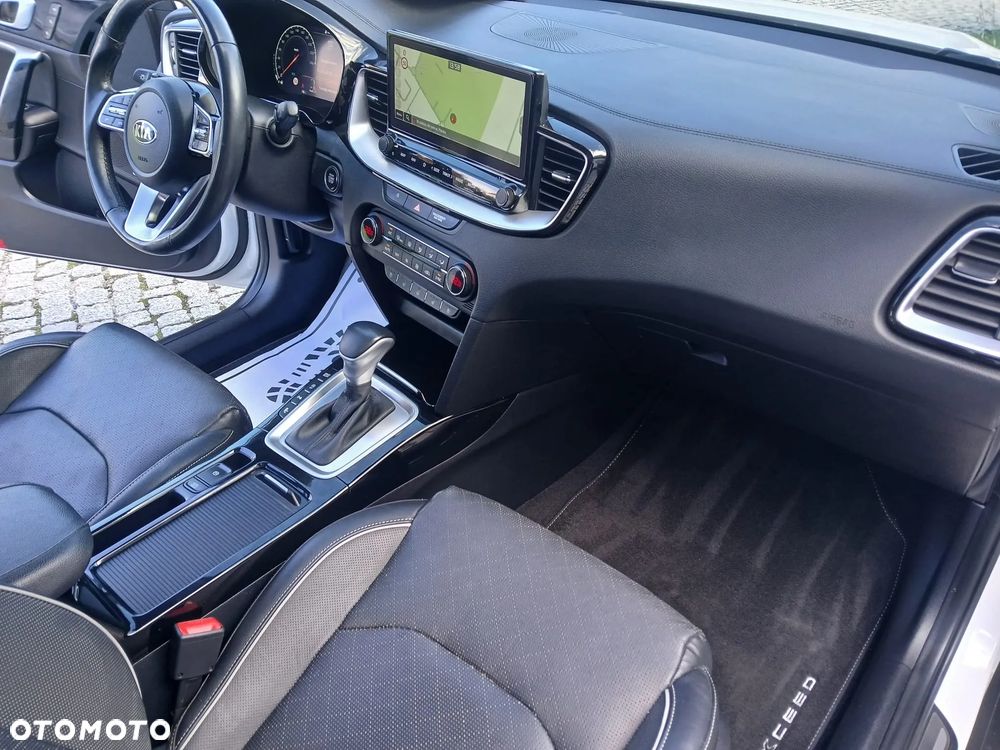 Kia XCeed - 22