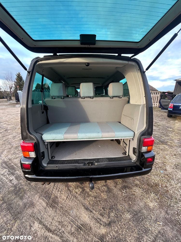 Volkswagen Multivan - 11