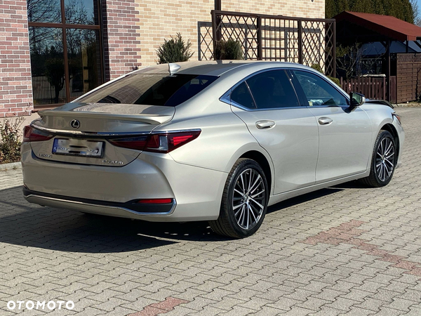 Lexus ES 300h Elegance