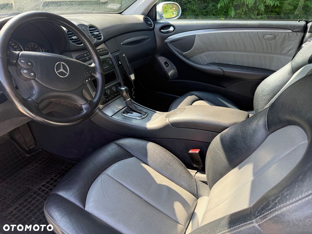 Mercedes-Benz CLK - 23