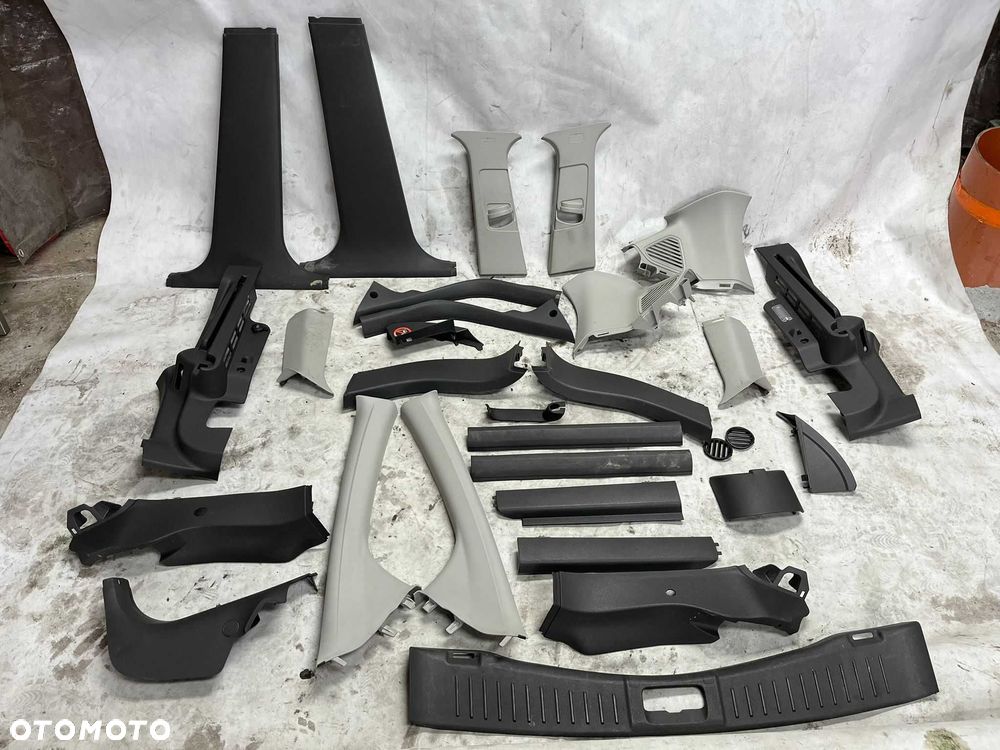 Plastiki wnętrza słupki, progi, narożniki, prowadnice FORD KUGA MK1 - 1