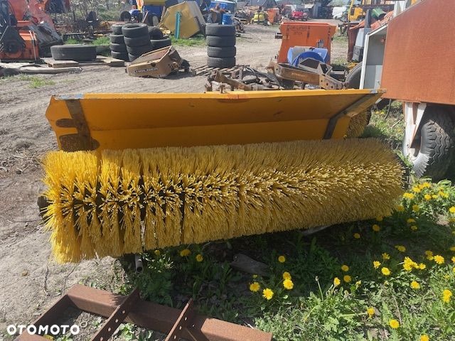 Zamiatarka odśnieżarka szczotka hydrauliczna GMR Stensballe Kubota Iseki Epoke - 13