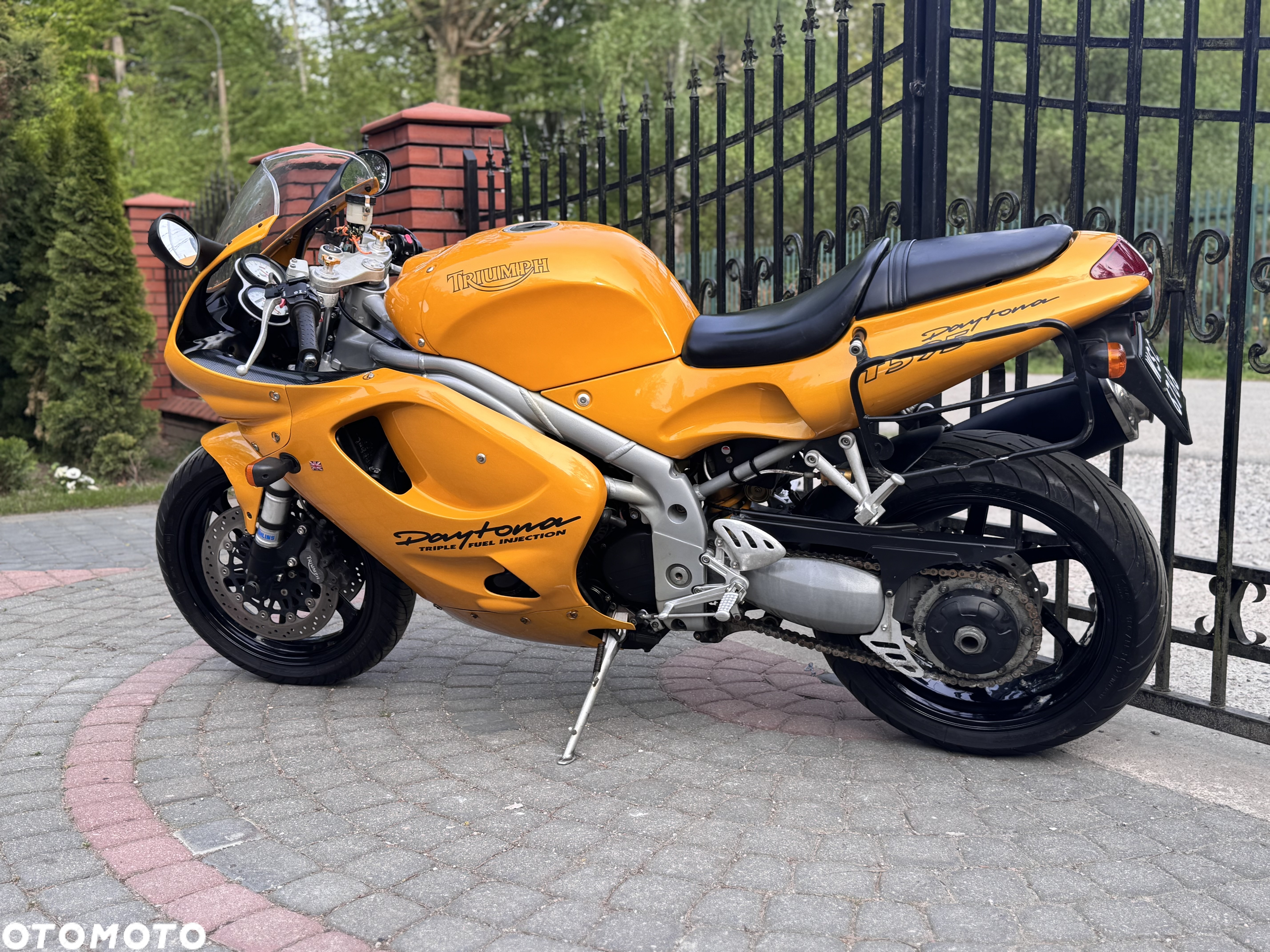 Triumph Daytona - 7