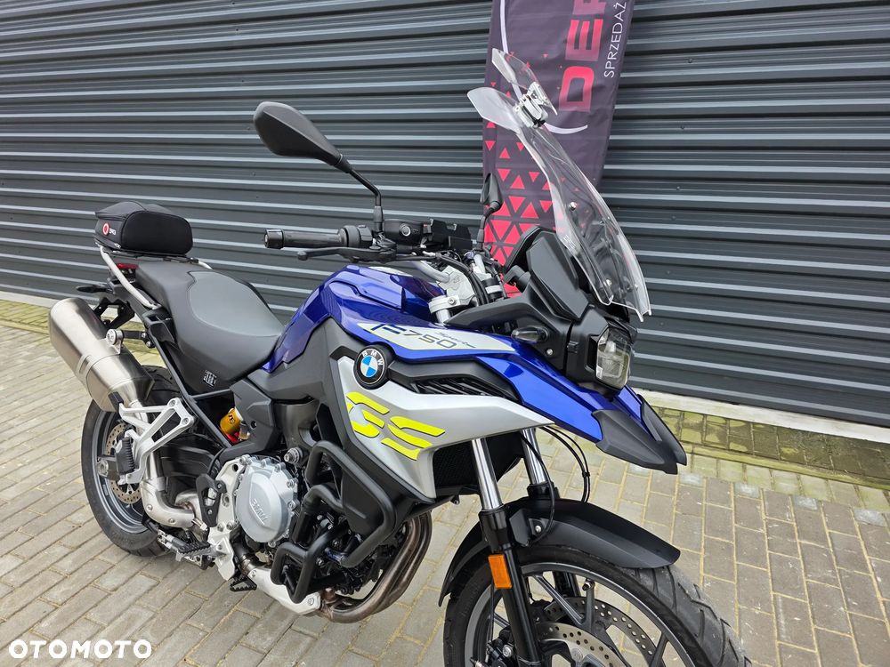 BMW F - 21