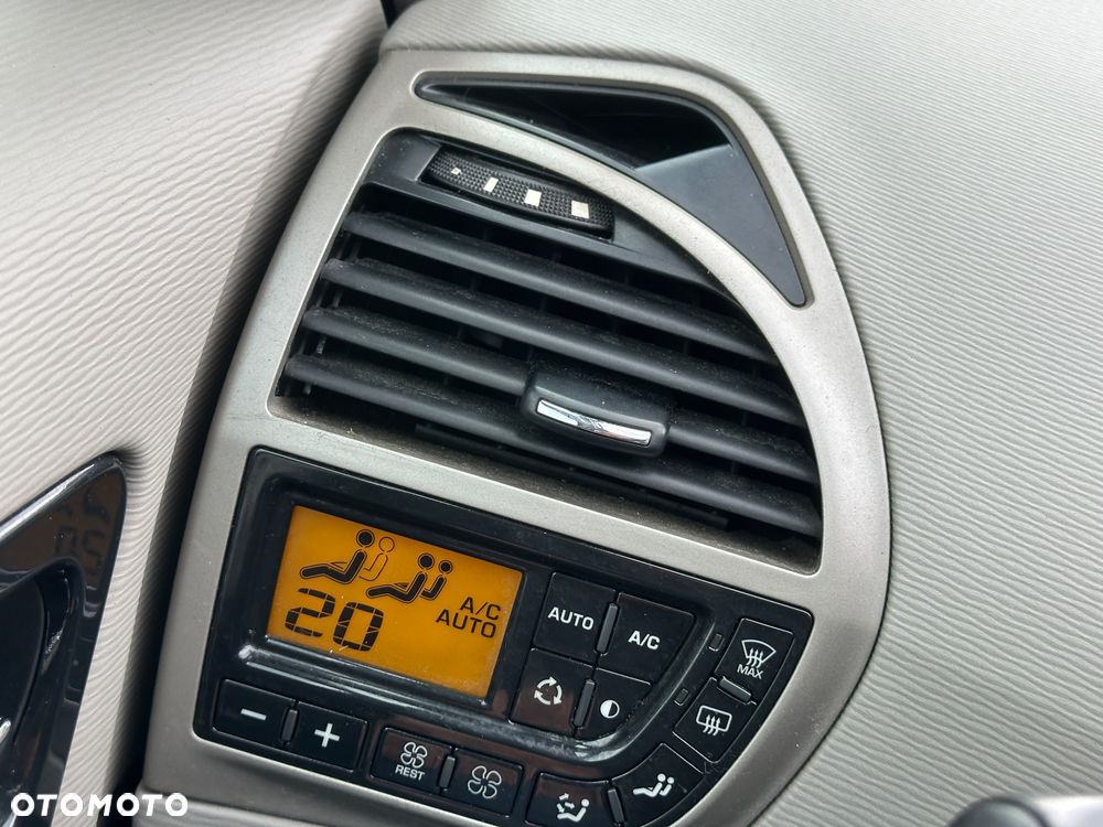 Citroën C4 Picasso e-HDi 115 Exclusive - 22